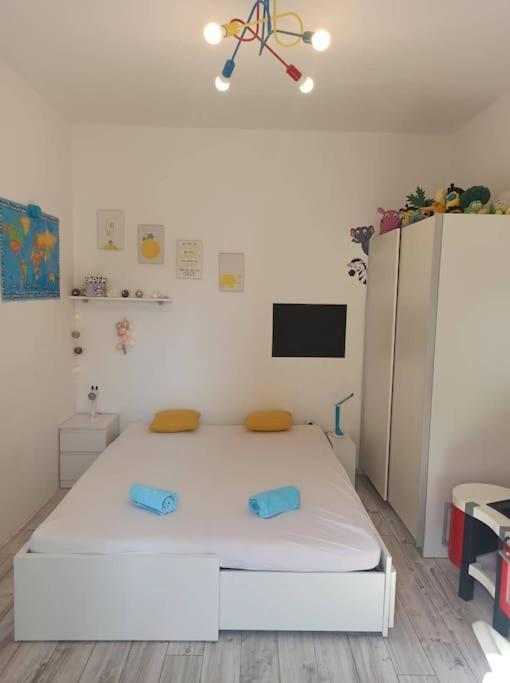 シベニクNovoureden Komforni Stan Od 90 M2 S Dvoristemアパートメント 部屋 写真